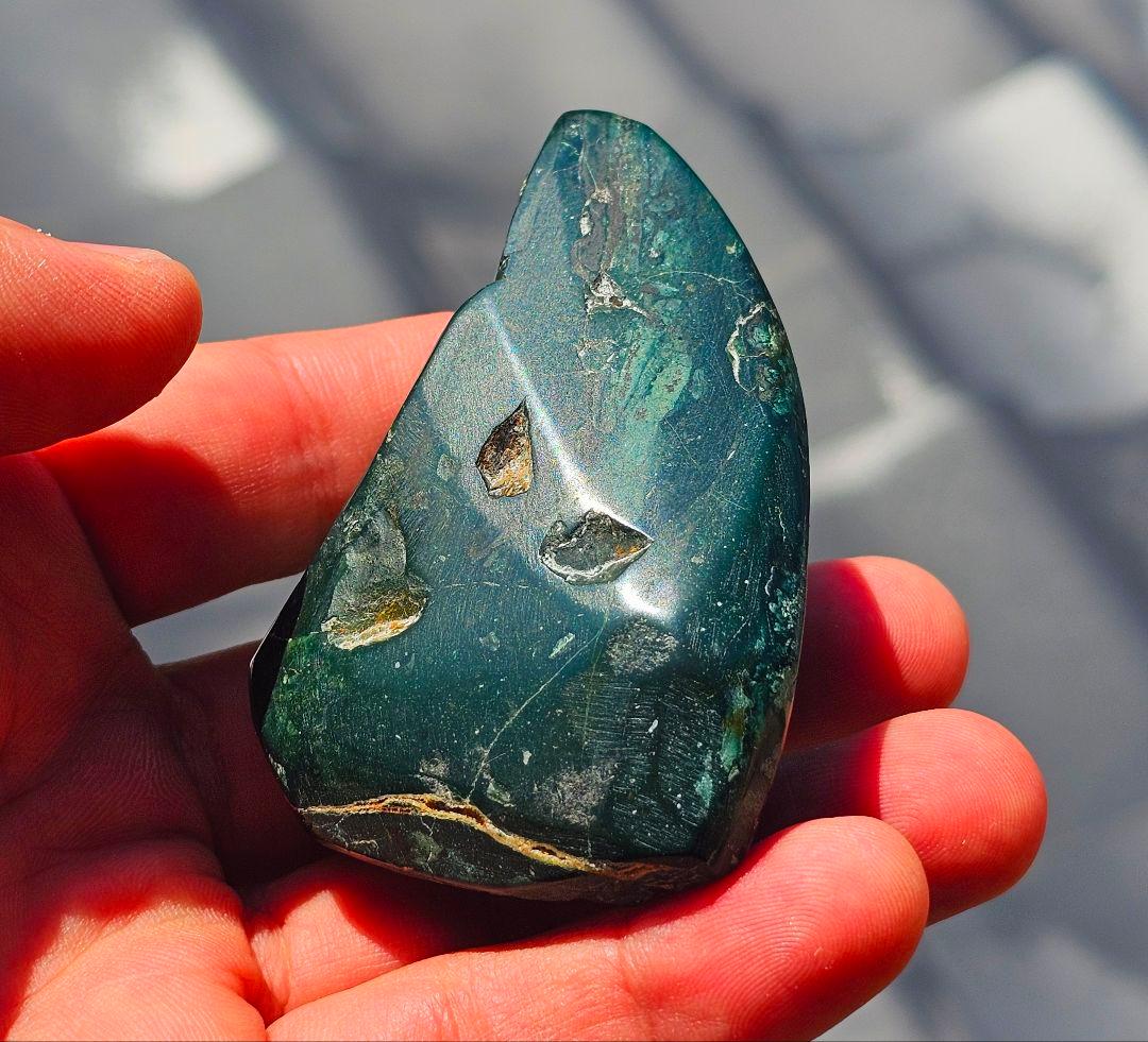 出雲の青石 原石