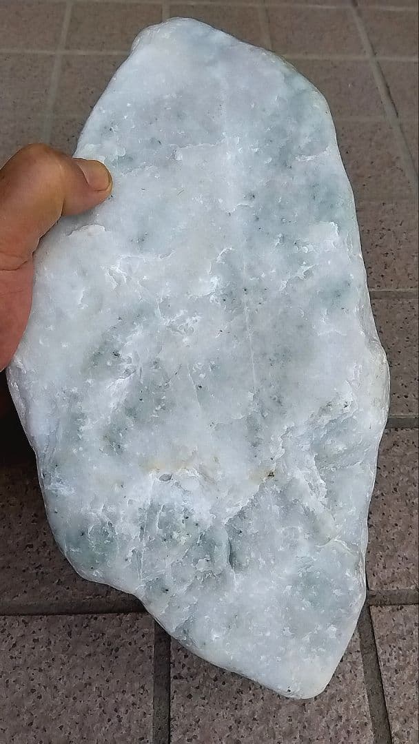 ★翡翠原石★糸魚川硬玉【小滝・転石川ズレ・ウブ7.9kg】