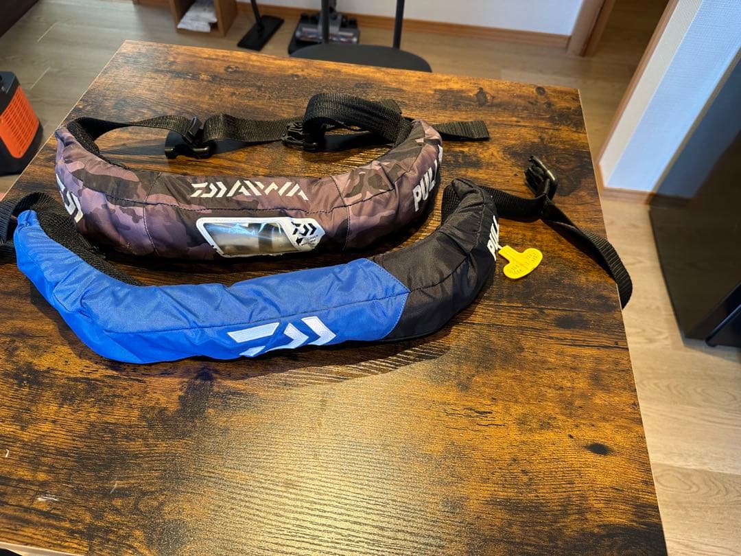 Daiwa ライフジャケット　自動式1本 手動式1本