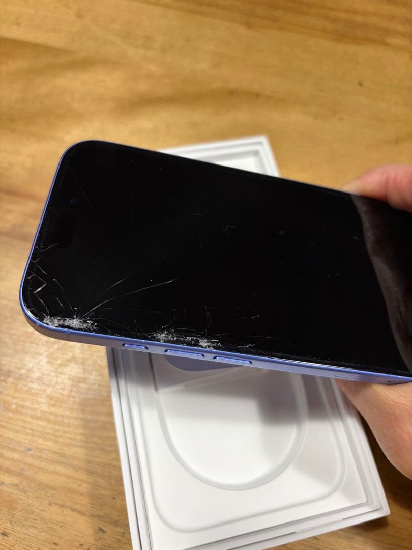 iPhone 16 ブルー 256GB SIMフリー 画面割れあり