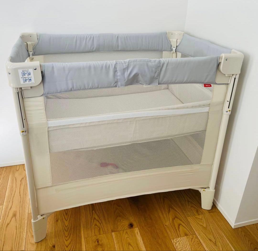 アップリカ　ココネルエアー　美品数ヶ月使用のみ　ベビーベッド