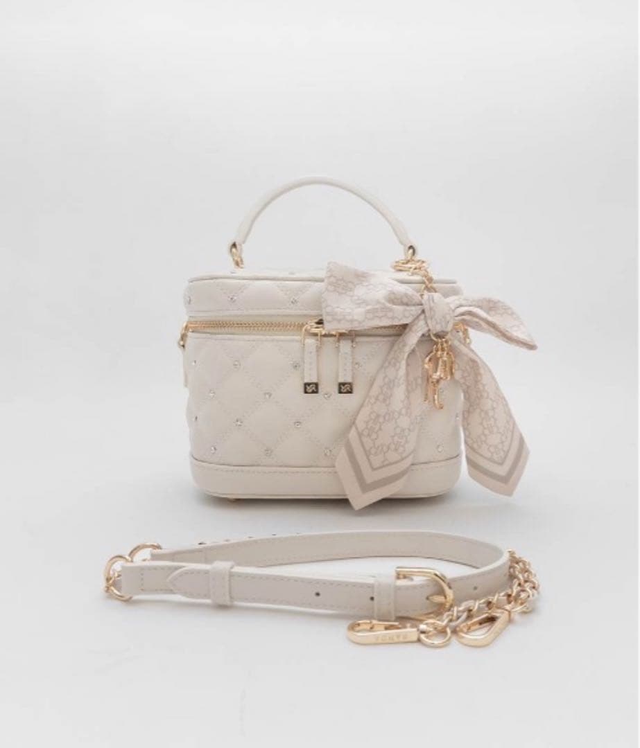 RANDA 2WAY リボンチャームキルティングバニティバッグ