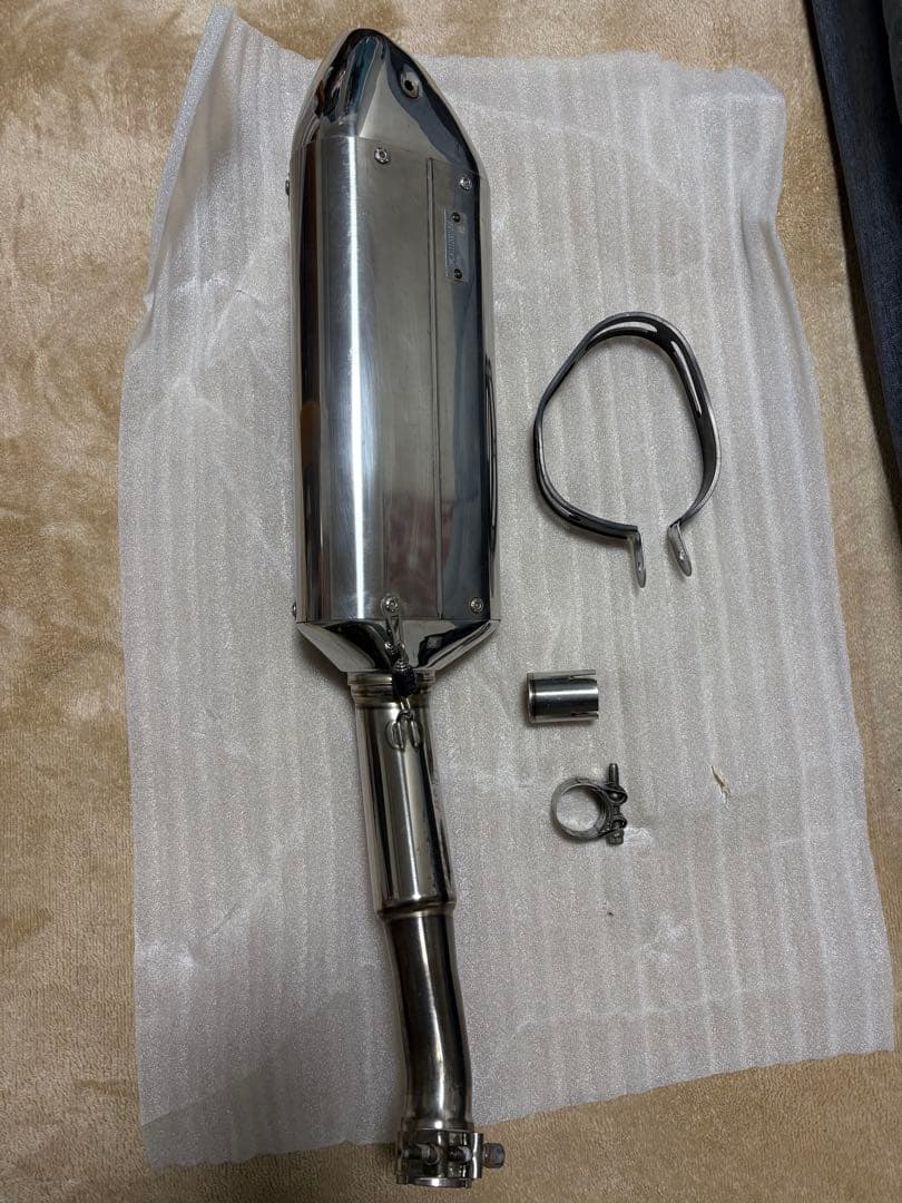 ヨシムラ スズキGSR250用ステンレス マフラー ※目立たない下側に凹み有り