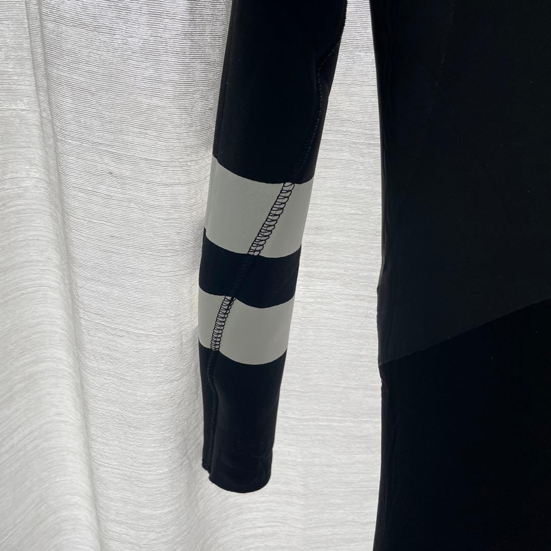 寒くなって来たのでSALE‼️美品HurleyウェットスーツL size