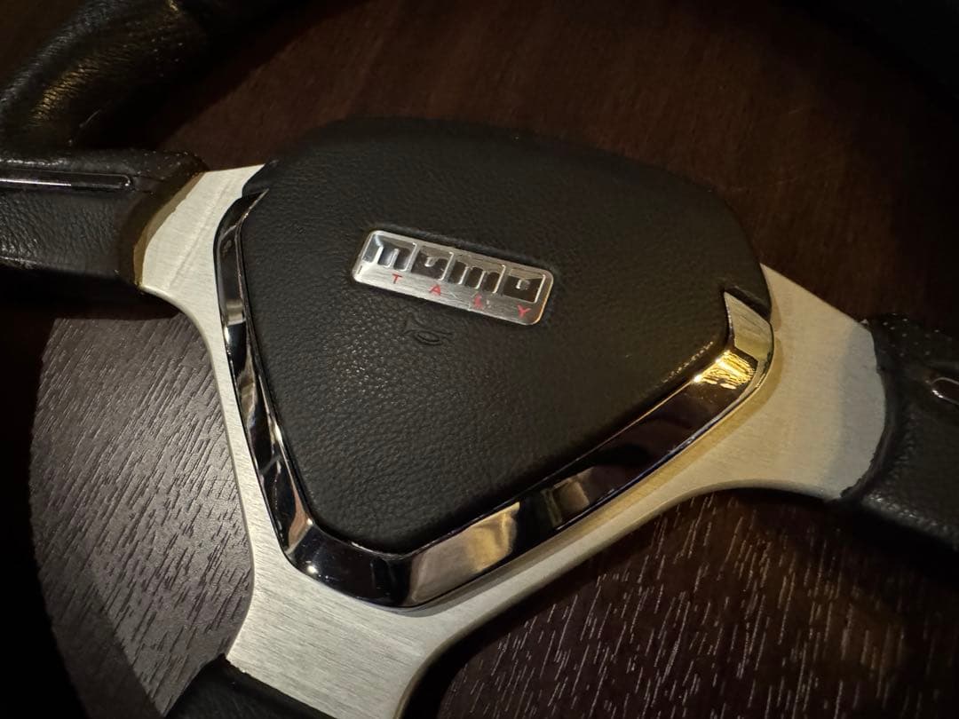 MOMO ステアリング ミレニアムEVO