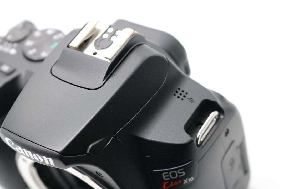 ボディ新品級 【Canon EOS Kiss X10 ダブルレンズセット】