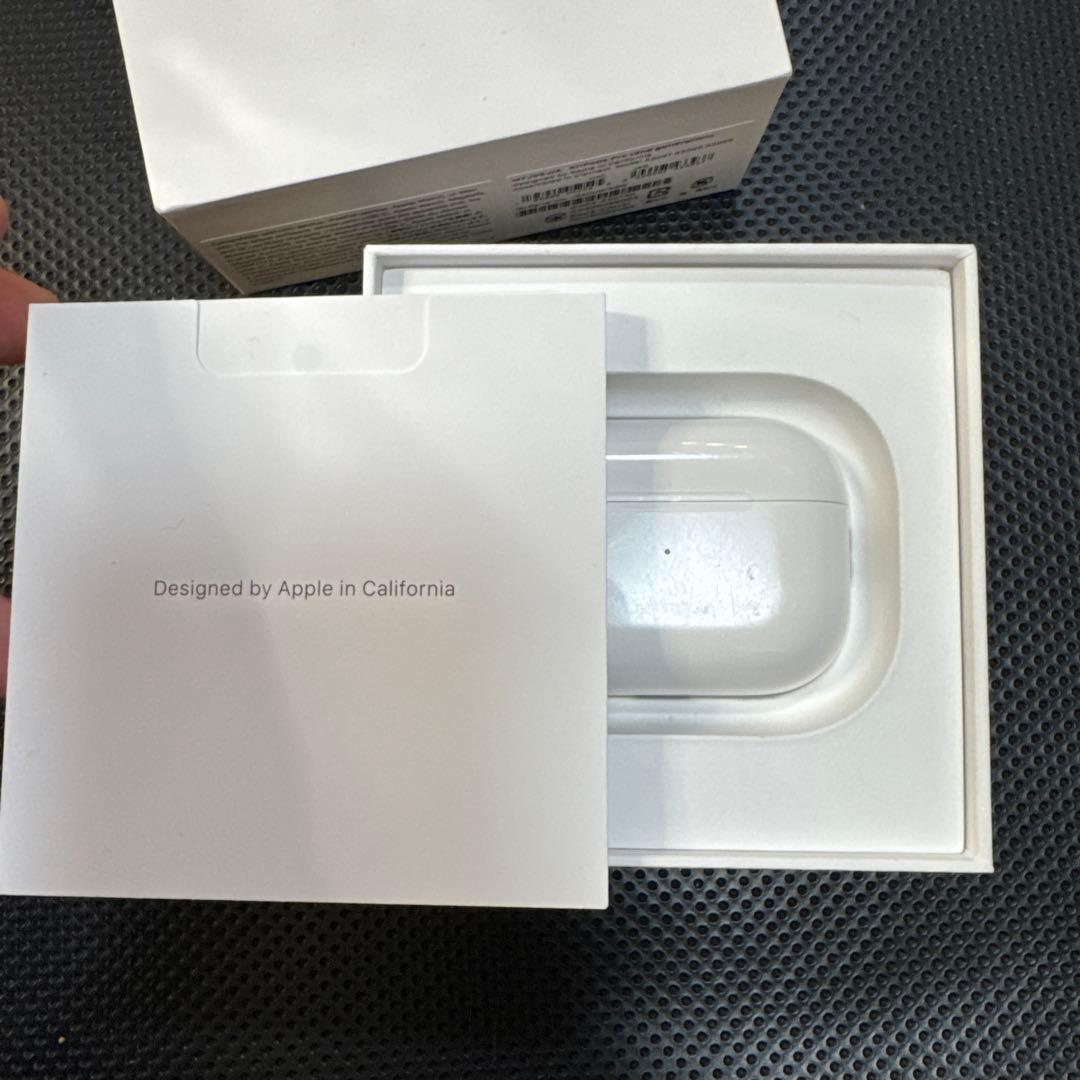 AirPods本体 ホワイト 充電ケース付きMTJV3J/A