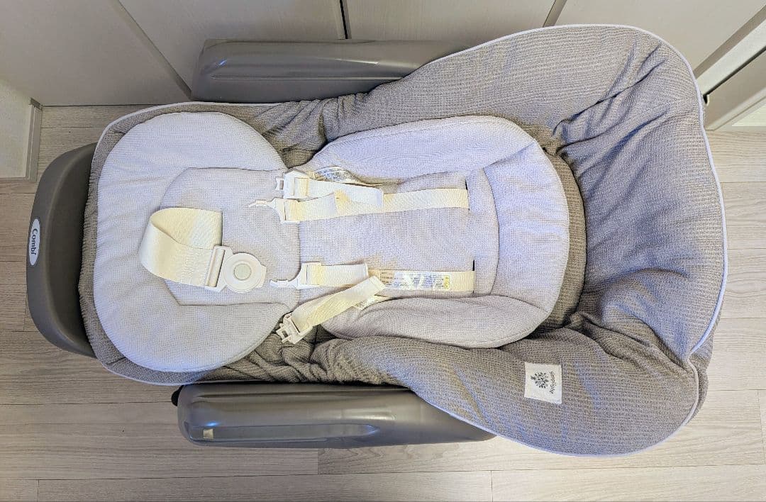 コンビ combi ネムリラ 美品