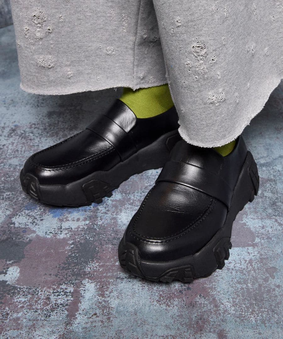 ブラックレザー ローファー Vibramソール