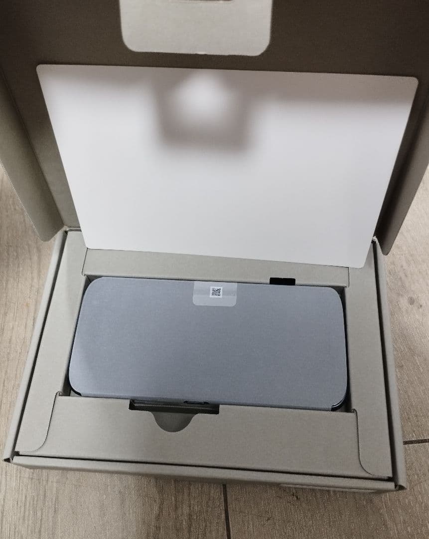 docomo　らくらくスマートフォン　F-53E