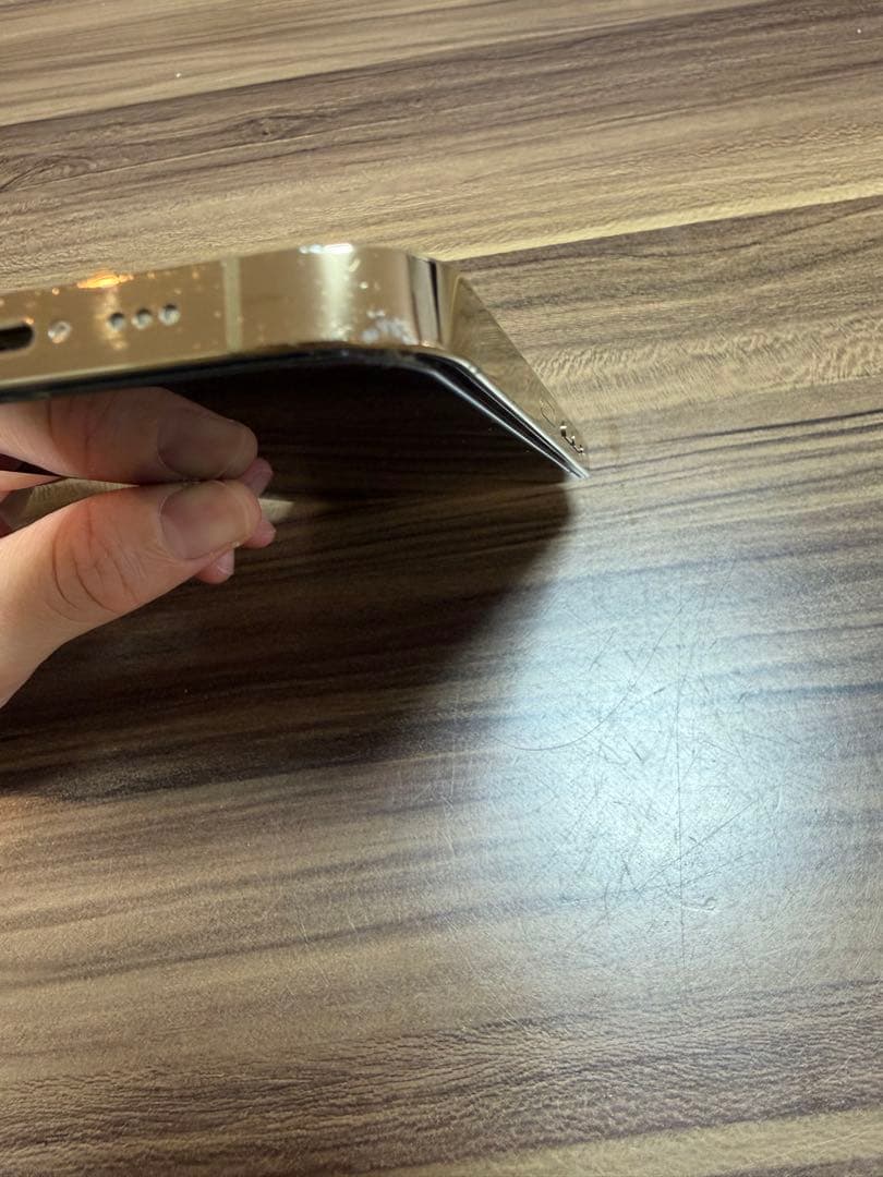 iPhone 13 Pro 256GB ゴールド　割れ傷あり