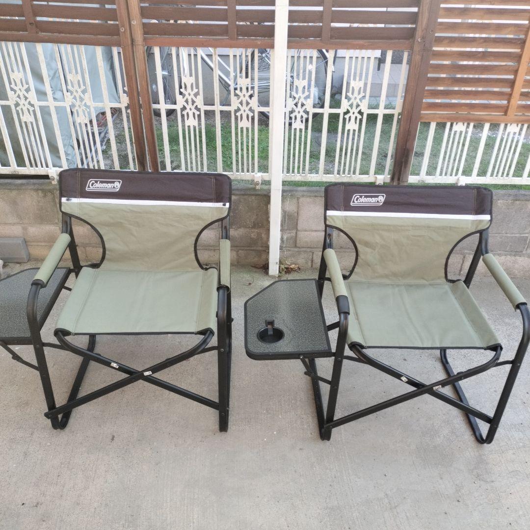 コールマンディレクターズチェア　2脚　薄いカーキ色