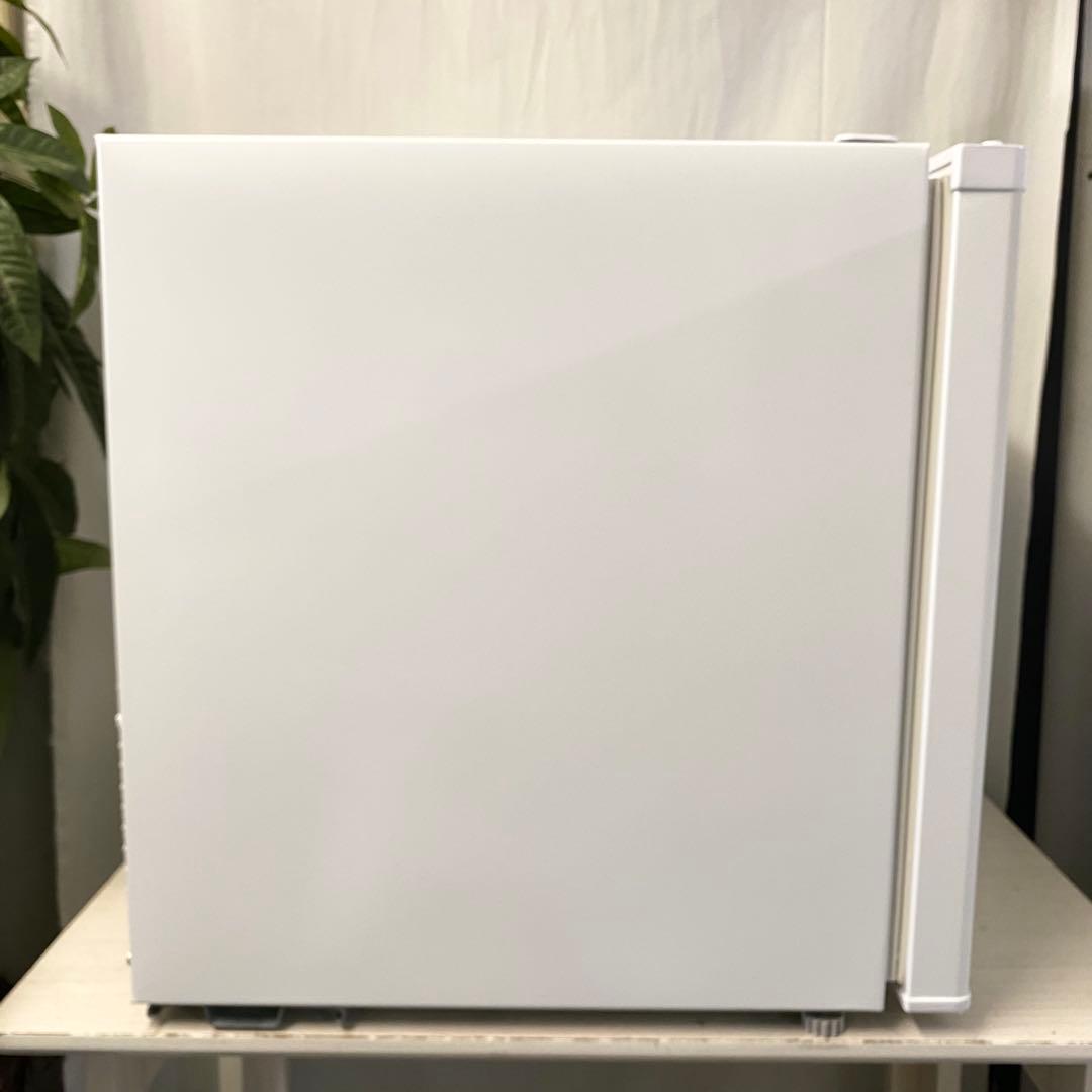 ワンルームや寝室、子ども部屋などに！1ドア冷蔵庫内46L