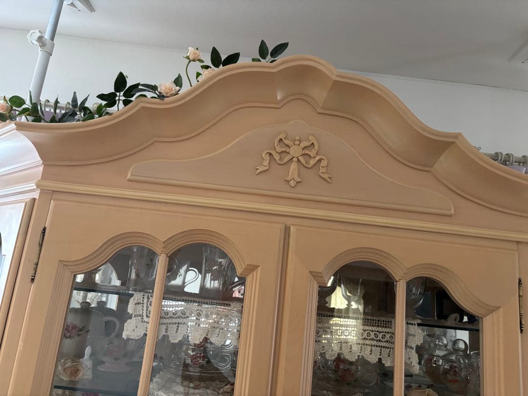 リンホーリン♡リボン♡ガラスカップボード 大塚家具 リビング収納 飾り棚