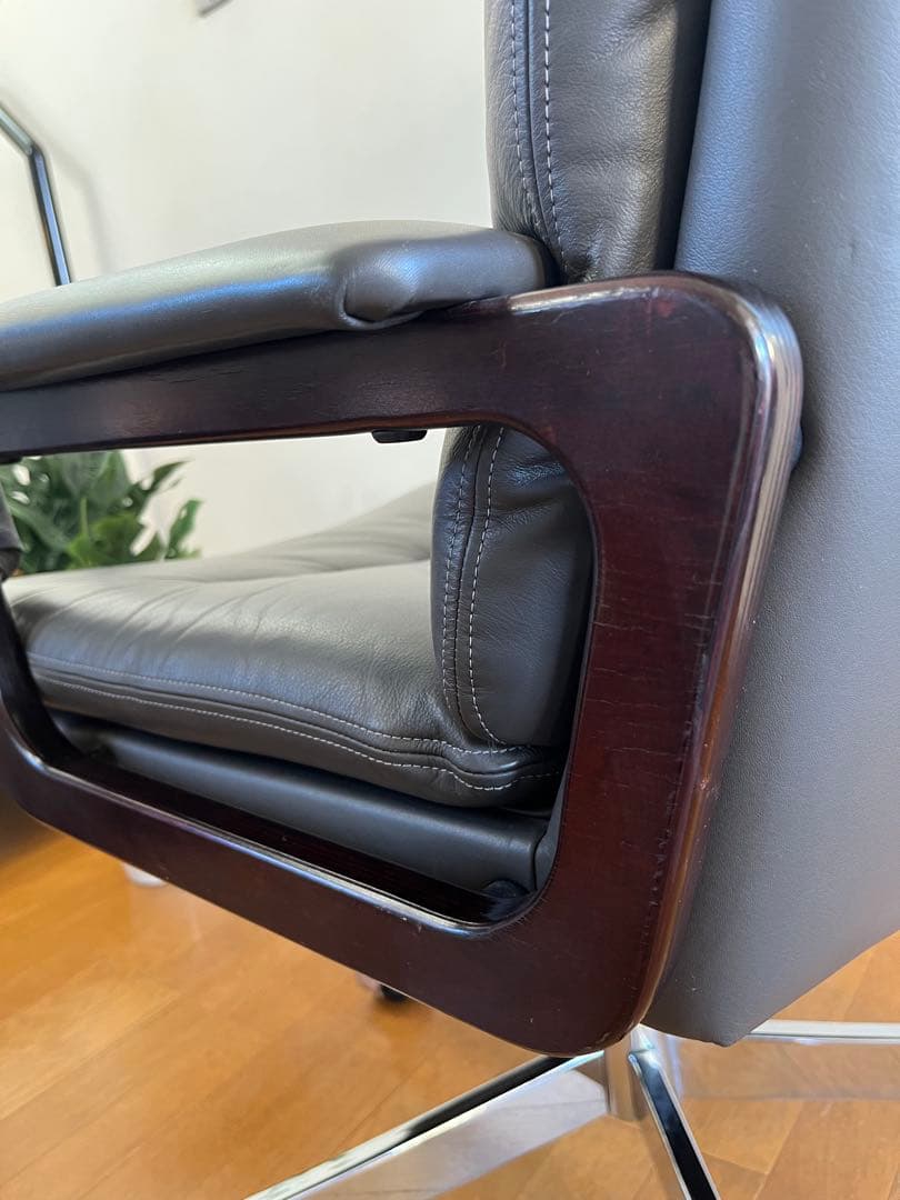 Mobilia モビリア 本革張り ヴィンテージ エグゼクティブチェア　希少