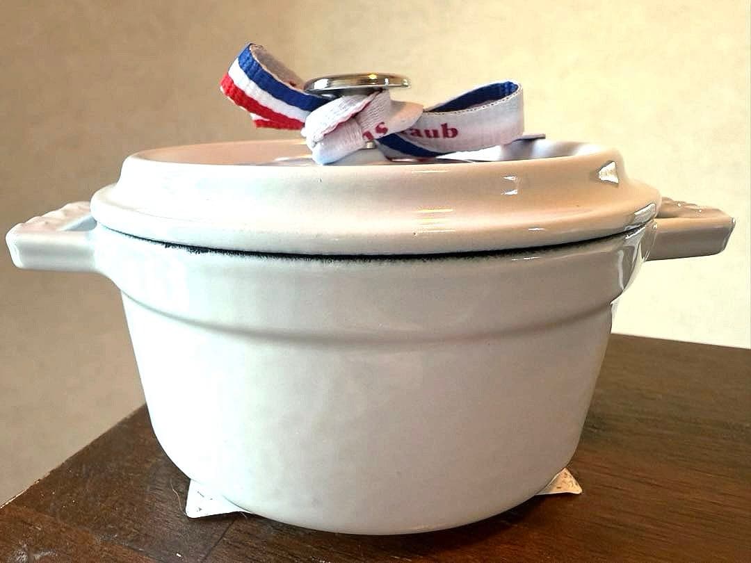 ストウブSTAUB完売ホワイトココットラウンド１０ｃｍ新品未使用 生涯保証＆箱付