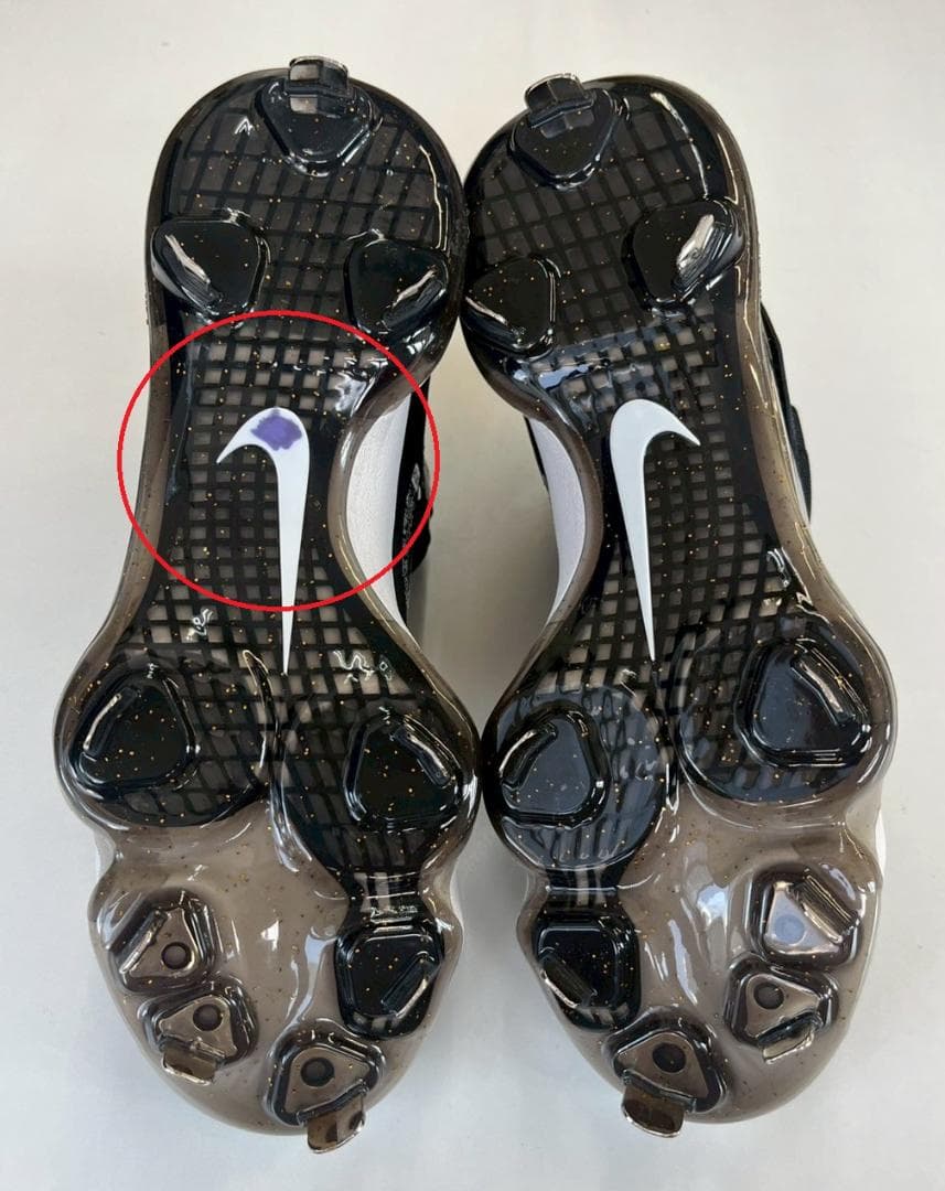 【訳あり】新品 ナイキ ズームトラウト7 メタル ブラック ゴールド 25.5