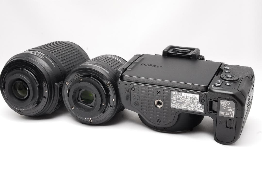 momo ❤美品❤Nikon D5600❤ダブルズームキット❤一眼レフ