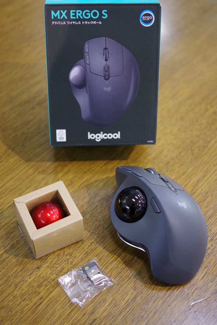logicool MX ERGO S（黒玉+赤玉）