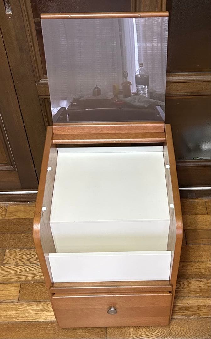 カリモク　マガジンラック　チェスト　小物　モダンデザイン　キャスター付き