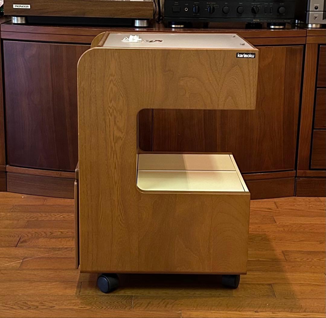 カリモク　マガジンラック　チェスト　小物　モダンデザイン　キャスター付き