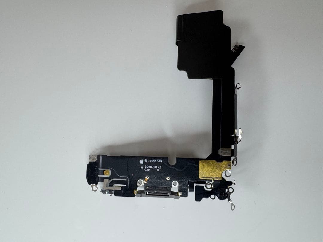 iPhone 15 Pro シルバー 本体と部品