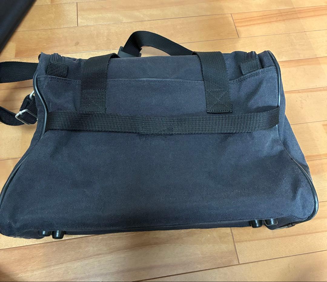 【希少】ディズニーキャリーケース　布製　スーツケースとショルダーバッグのセット