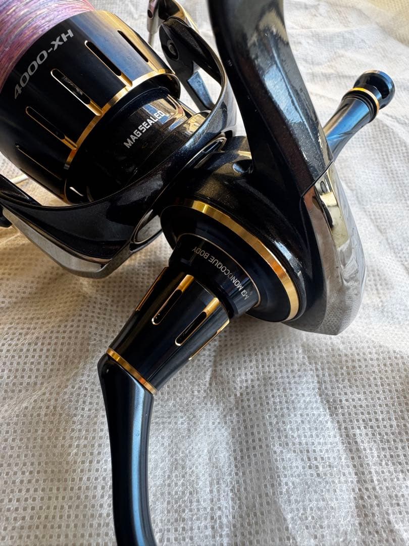 ※訳アリ　23ソルティガ4000XH +ゴメクサスリールスタンド