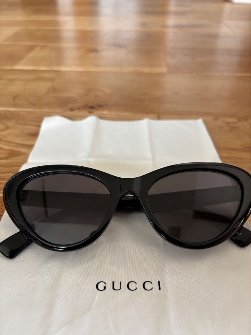 ⭐︎：【新品未使用】GUCCI キャットアイサングラス※鑑定書カード付