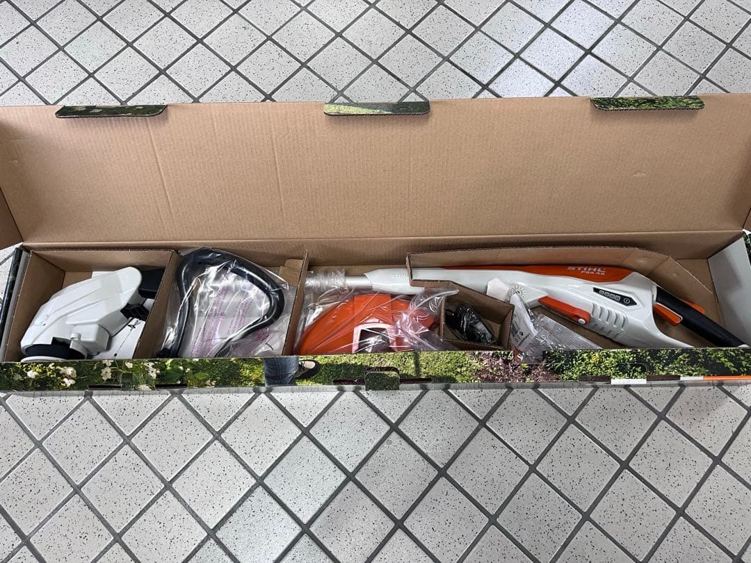 【STIHL】スチール FSA 45刈払機(バッテリー内蔵)保護眼鏡付