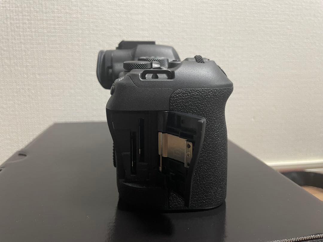 Canon EOS R6 Mark II 本体と付属品