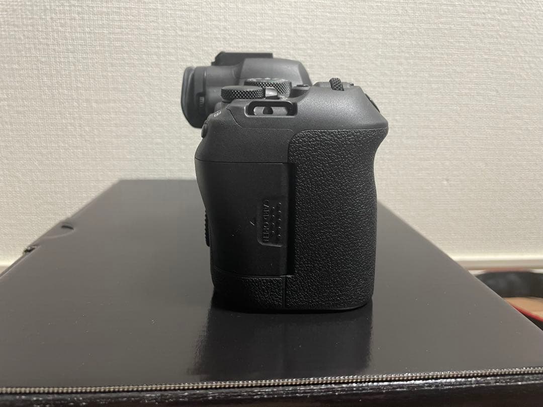 Canon EOS R6 Mark II 本体と付属品