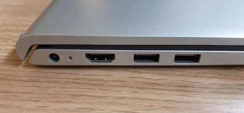 80L0116-10　DELL Core i7 メモリ16GB ノート