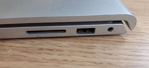 80L0116-10　DELL Core i7 メモリ16GB ノート