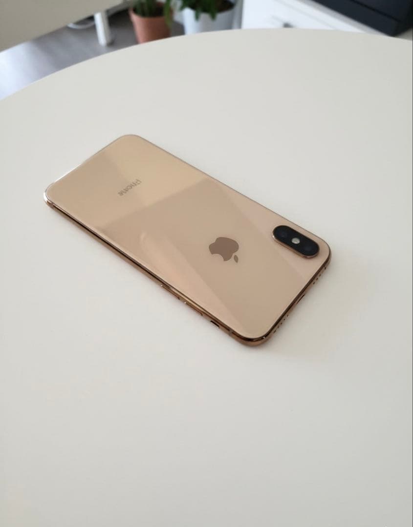 携帯電話本体 Apple iPhone xs gold