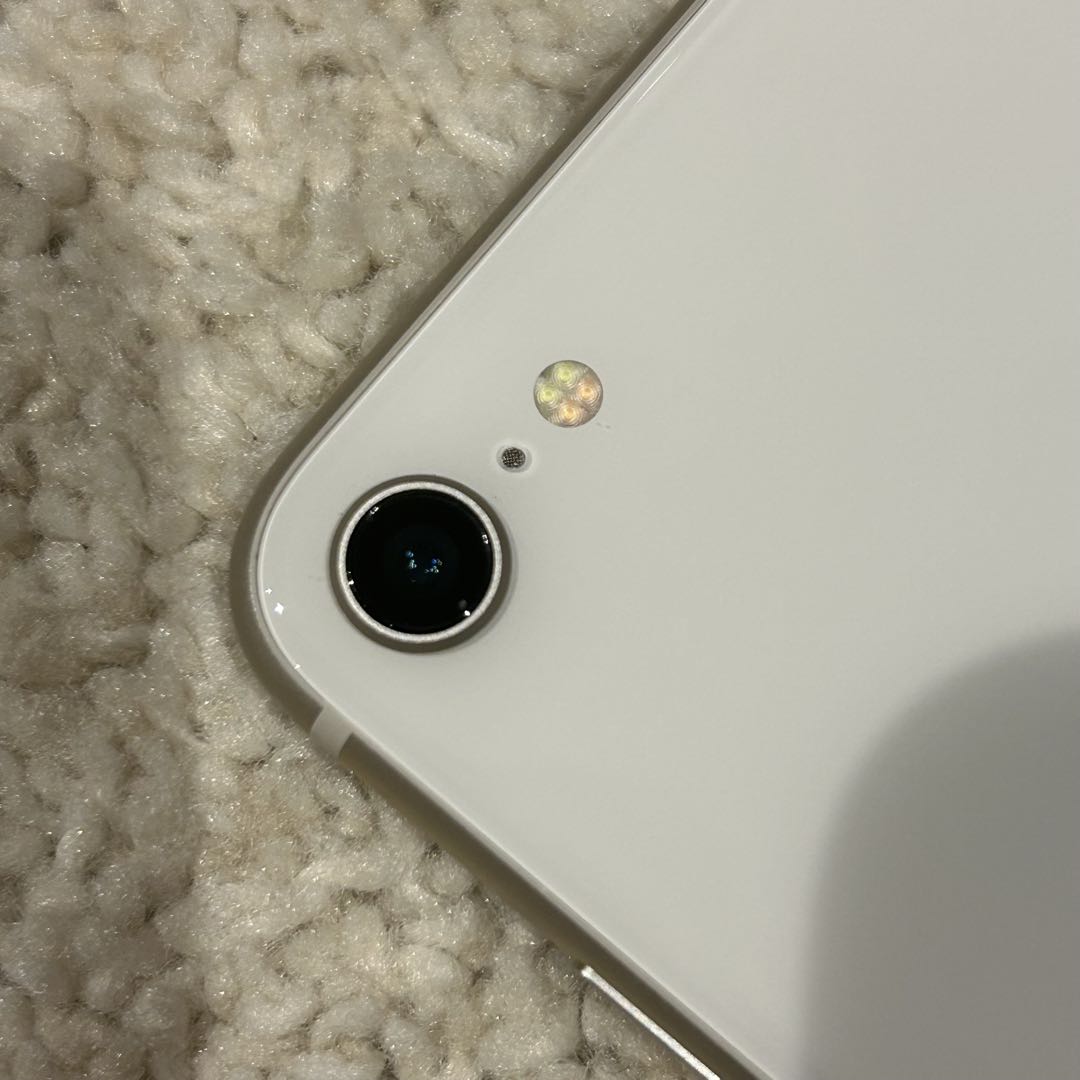iPhone SE 第二世代 64GB ホワイト バッテリー90% SIMフリー