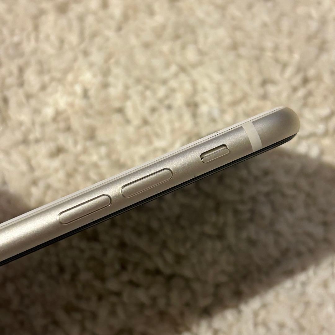 iPhone SE 第二世代 64GB ホワイト バッテリー90% SIMフリー