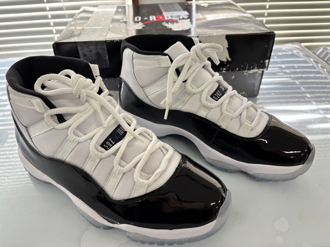 シューズ(男性用) NIKE AIR JORDAN11 RETRO