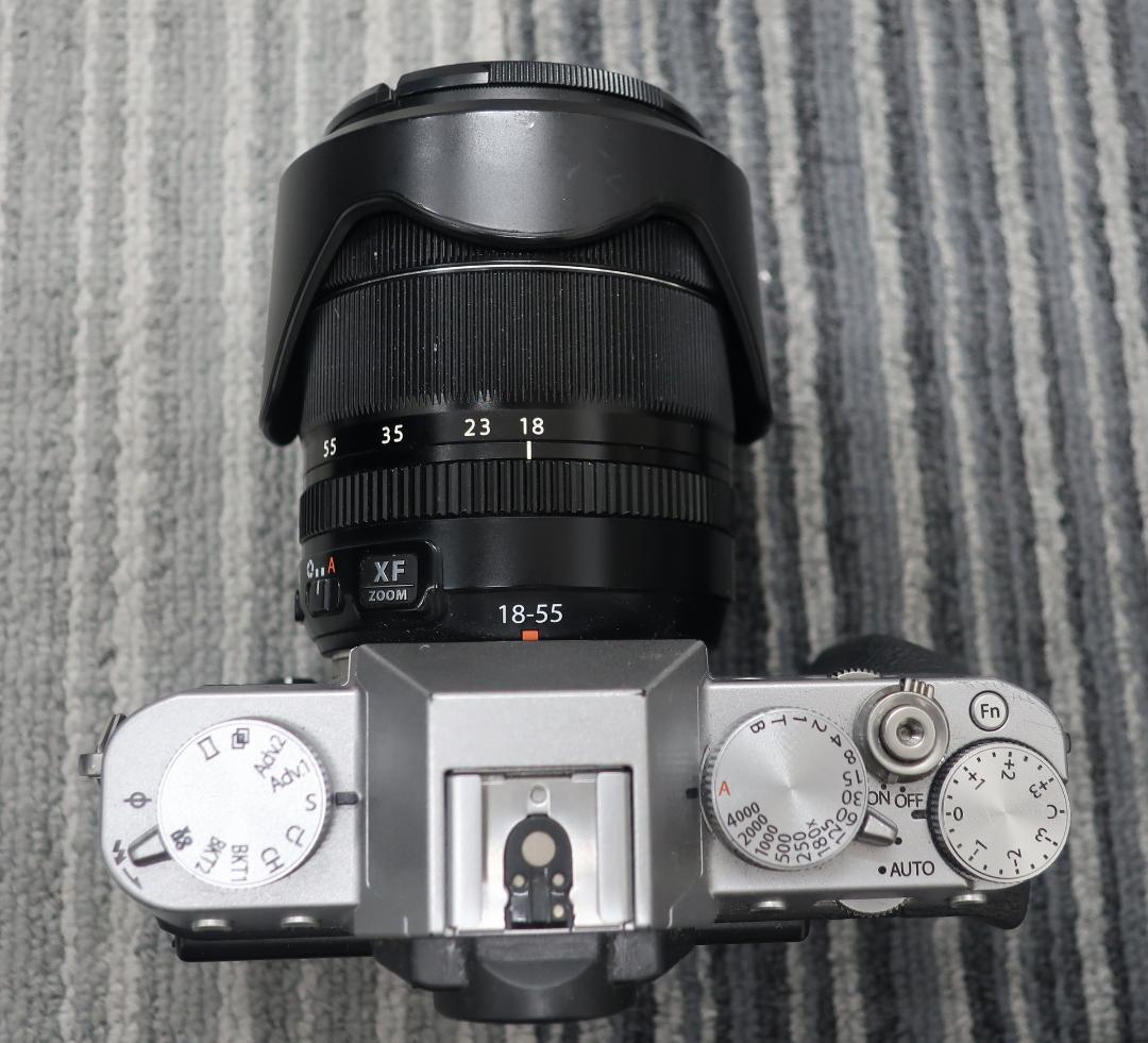 x-t20 フジフイルム　本体＋レンズ+グリップ