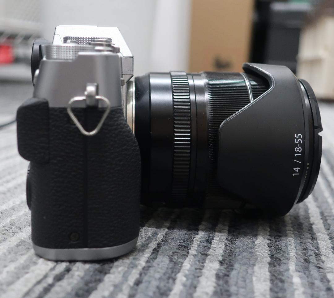 x-t20 フジフイルム　本体＋レンズ+グリップ