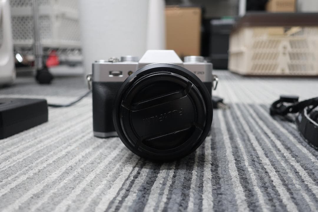 x-t20 フジフイルム　本体＋レンズ+グリップ