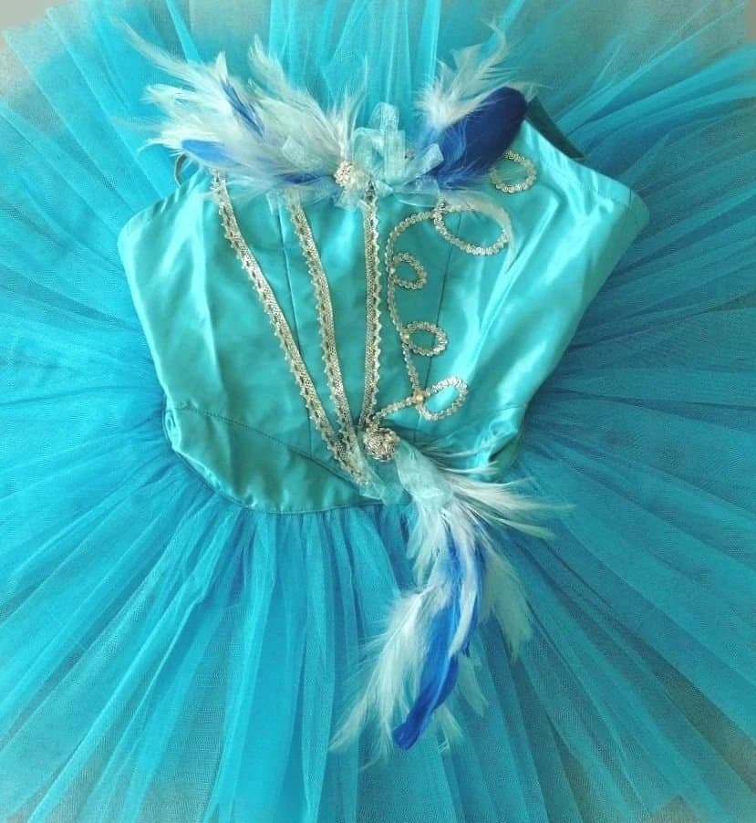 バレエ　シルビア製5号　水色クラシックチュチュ　髪飾り、袖付2着まとめ