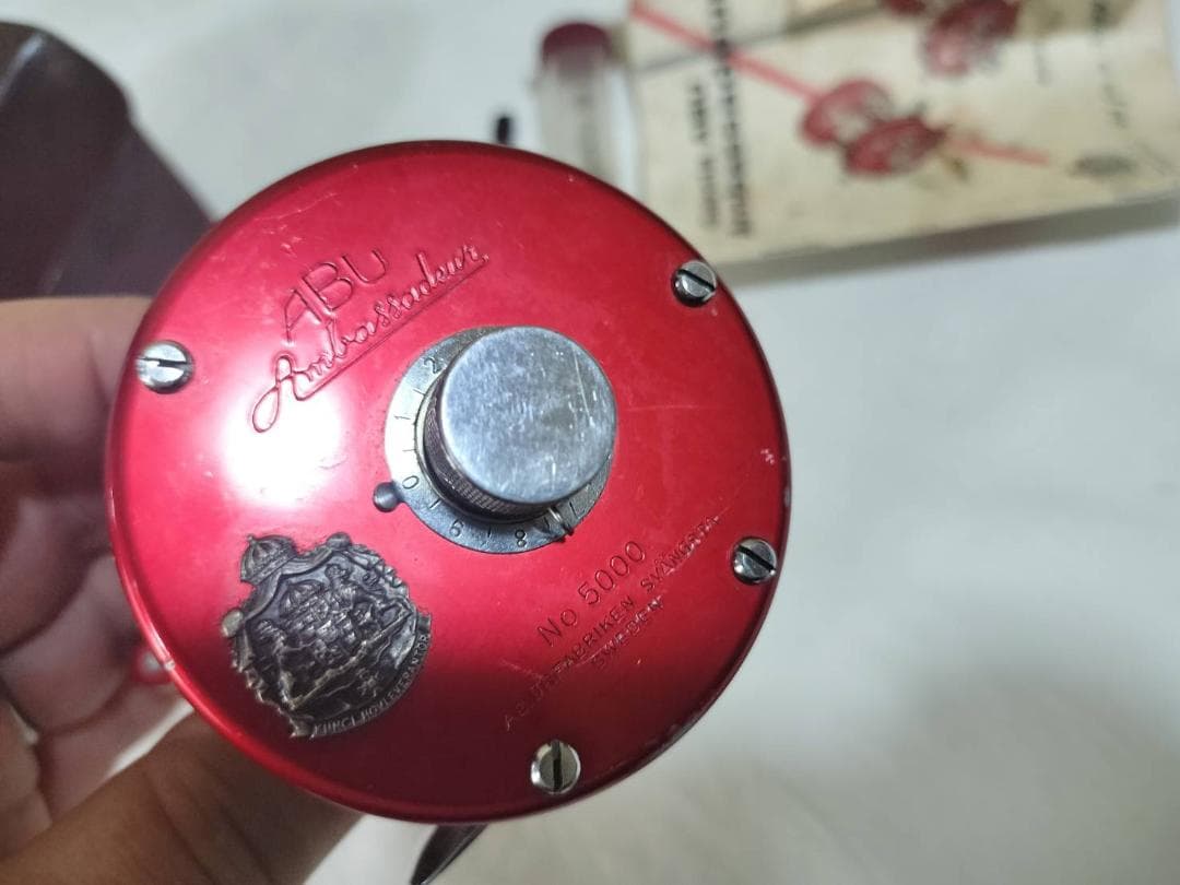 ABU GARCIA アブ アンバサダー 5000　4ネジ 赤　#435709