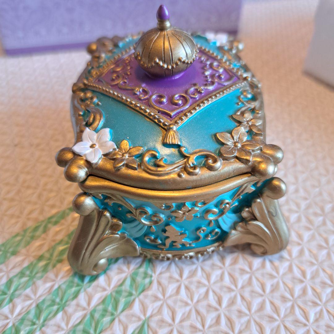 アラジン　ジャスミン　小物入れ　ターコイズ色のジュエリーケース　アクセサリー