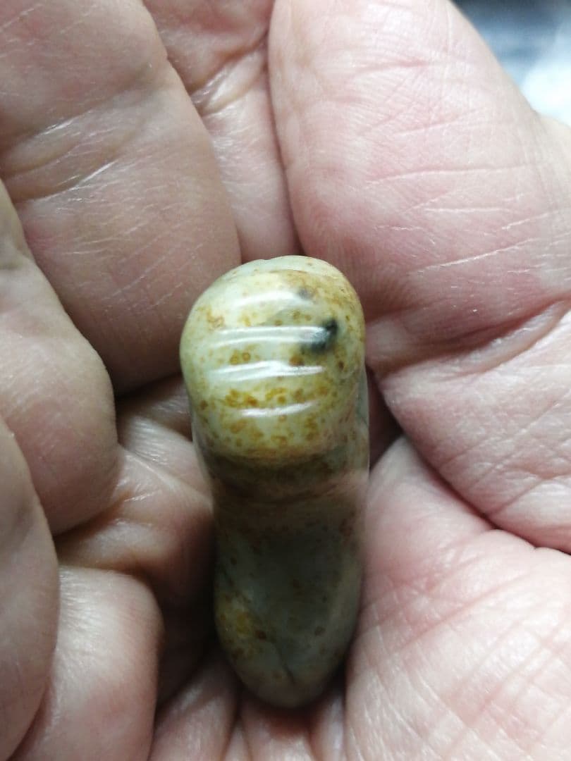 ★縄文期『古代翡翠勾玉』出土品　4.2cm 埋蔵文化財　本物の『古代翡翠』です