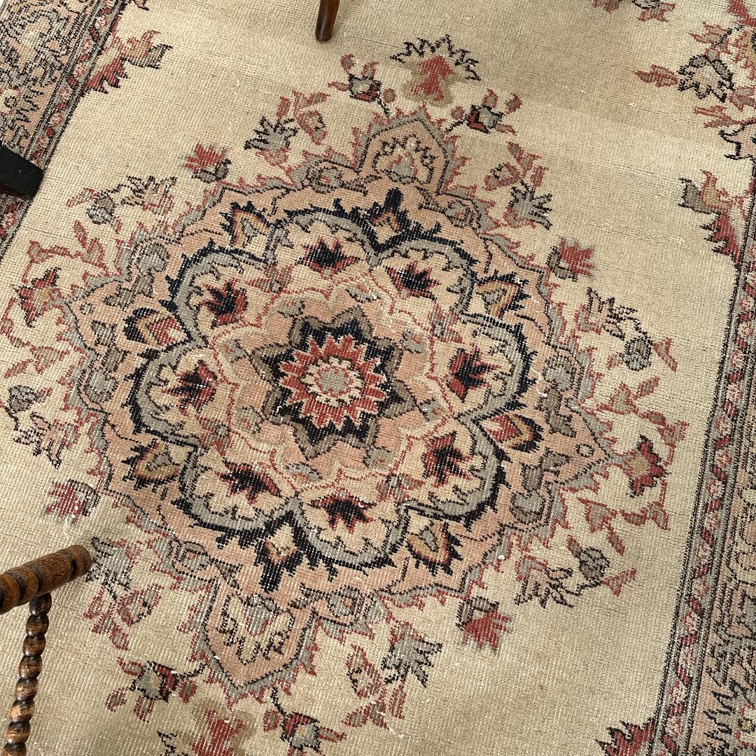 トルコ ヴィンテージラグ A104 レア ベージュ ピンク ブルー メダリオン