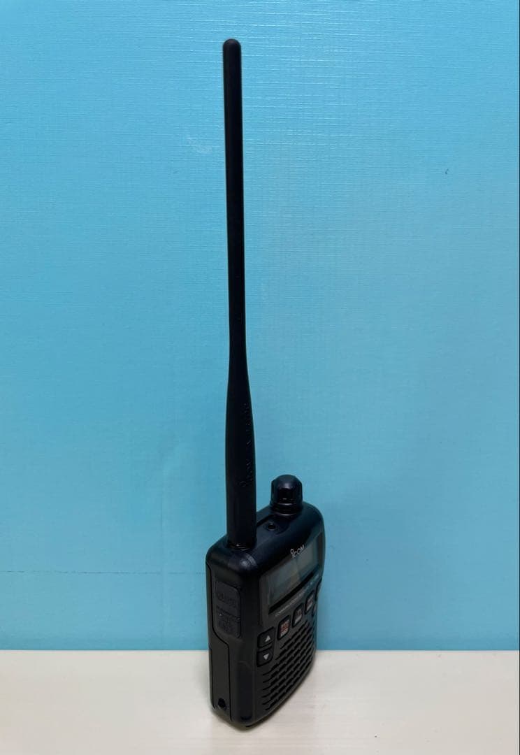 ICOM 広帯域ハンディ受信機 IC-R6