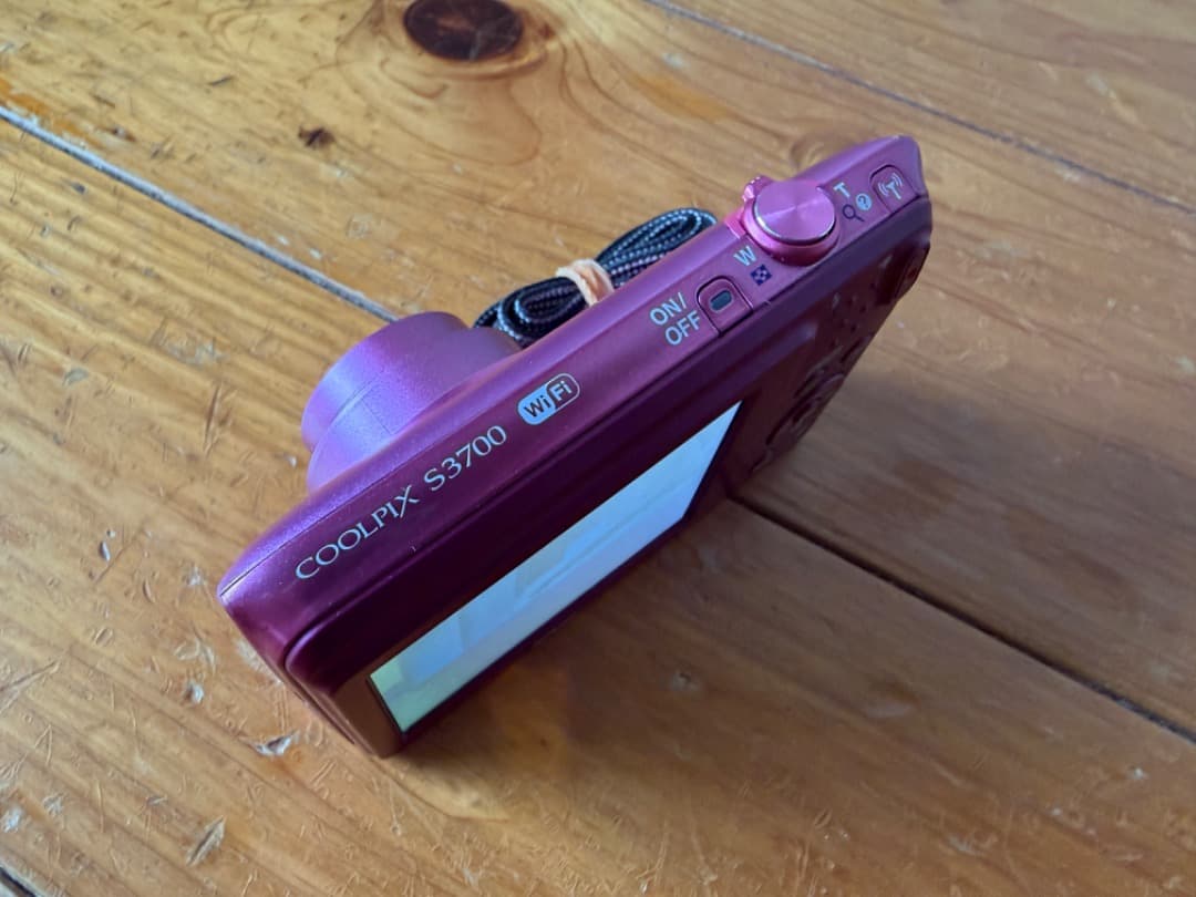 【美品】 Nikon COOLPIX S3700 ニコン ピンク Wi-Fi