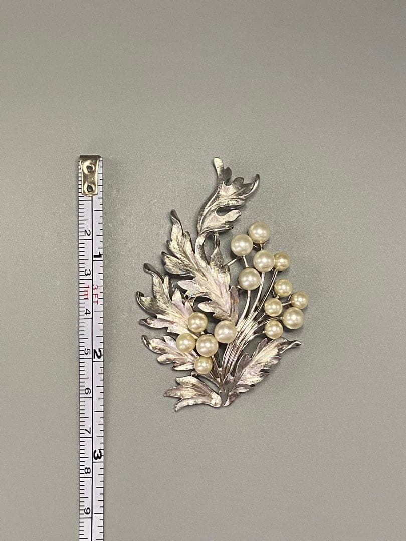 lotuscloud 2542⭐️TRIFARI トリファリヴィンテージブローチ