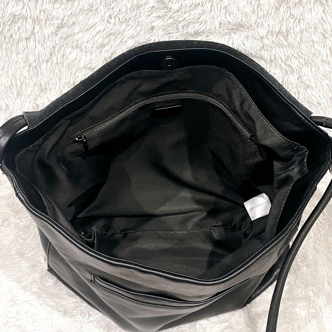 【美品】 ear PAPILLONNER 牛革 シンプルフラップショルダーバッグ